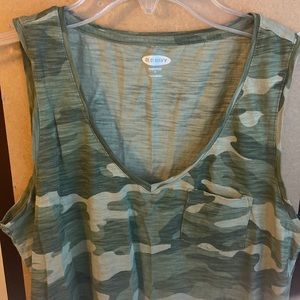 NWOT Old Navy camo tank top S